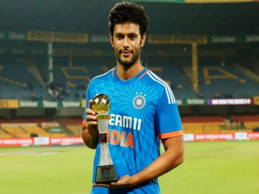 ২০১৯ সালের ৩ নভেম্বর দিল্লিতে বাংলাদেশ বিরুদ্ধে ভারতের হয়ে টি-২০ ক্রিকেটে অভিষেক হয়েছিল শিবম দুবের। সেই সিরিজে বাংলাদেশের বিরুদ্ধে প্রথম ও পঞ্চম ম্যাচে হেরেছিল ভারত। সেই দলে ছিলেন শিবম দুবে।