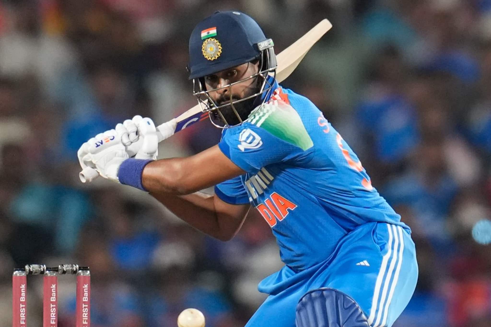 নিউজিল্যান্ডের বিরুদ্ধে ODI দলে থাকলেও খেলা অনিশ্চিত শ্রেয়সের! কড়া শর্ত মানলে তবেই সুযোগ