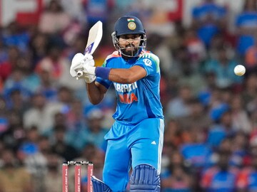 'শ্রেয়সকে নিয়ে কোনও আলোচনাই হয়নি', গিলের জন্য বিপাকে শ্রেয়সের কেরিয়ার! রোহিতের দিনও শেষ?