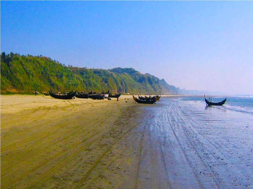 *দিঘা-হাওড়া রেলপথের দিঘা-গামী এক্সপ্রেস ও লোকাল ট্রেনে  রামনগর রামনগর স্টেশনে নেমে টোটো ভ্যান রিক্সা অটো ও ছোট গাড়ি করে তাজপুর সমুদ্র সৈকত যাওয়া যায়। এছাড়াও গাড়ি বুক করে সরাসরি তাজপুর সমুদ্র সৈকতে আসা যায়। সংগৃহীত ছবি।  