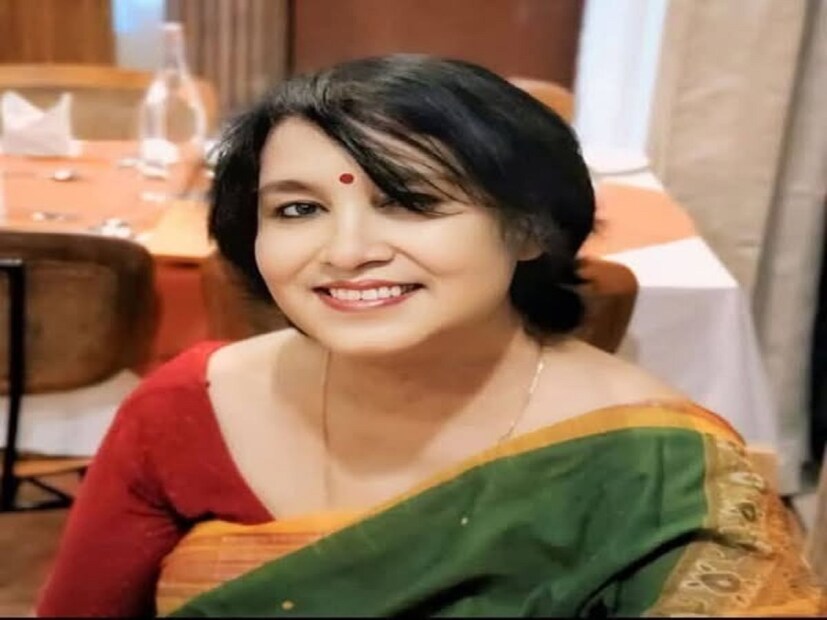 বহুদিন তিনি নিজের দেশে পা রাখেননি। শেখ হাসিনার সরকারই ছিল এই ঘটনার পিছনে। তবুও, নিজের দেশের এহেন ক্ষতি, ইতিহাসের এরকম বিকৃতি মেনে নিতে পারছেন না লেখিকা।