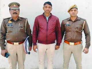 যুবকের প্রেমে পড়েছিলেন দুই মহিলা IAS