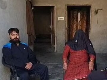 ‘বাড়ি পর্যন্ত হাতকড়া…!’ বিস্ফোরক অভিযোগ আমেরিকা থেকে বিতাড়িত যুবকদের পরিবারের, কী বলছেন তাঁরা?