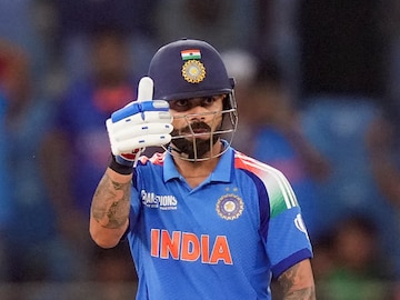 Virat Kohli: এক ম্যাচে একাই কোহলি গড়লেন ১২টি রেকর্ড! এমন বিরাট নজির বিশ্বে কারও নেই! Virat Kohli: এক ম্যাচে একাই কোহলি গড়লেন ১২টি রেকর্ড! এমন বিরাট নজির বিশ্বে কারও নেই!