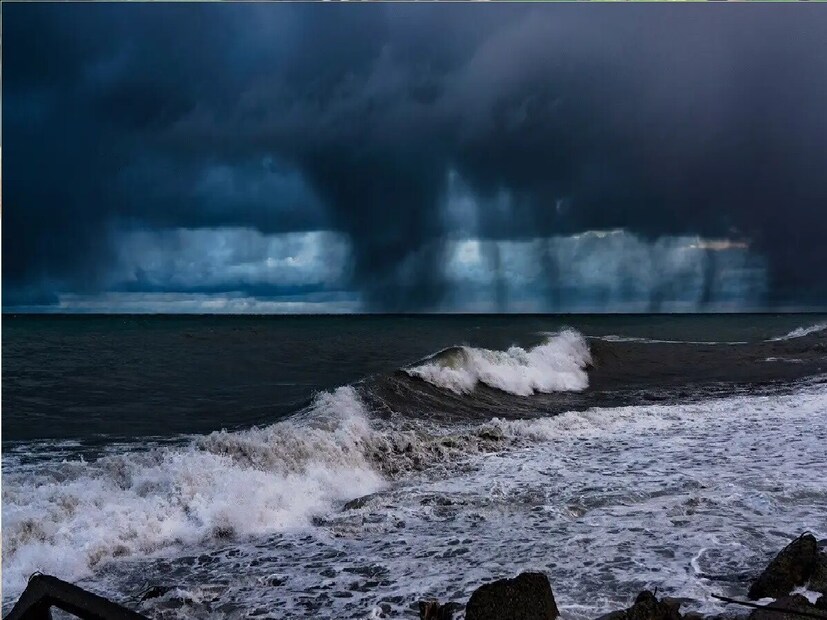 *দক্ষিণবঙ্গের জেলায় জেলায় আবহাওয়া বদল। নতুন করে বৃষ্টি-সহ বজ্রপাতের পূর্বাভাস নেই। আগামী ২-৩ দিন সামান্য নামবে তাপমাত্রার পারদ। হালকা শীতের আবেশ ফিরবে। হাওয়া অফিসে রিপোর্টে জানা যায় মার্চের শুরু থেকেই তাপমাত্রার পারদ ঊর্ধ্বমুখী হবে। প্রতিবেদনঃ সৈকত শী। ফাইল ছবি। *দক্ষিণবঙ্গের জেলায় জেলায় আবহাওয়া বদল। নতুন করে বৃষ্টি-সহ বজ্রপাতের পূর্বাভাস নেই। আগামী ২-৩ দিন সামান্য নামবে তাপমাত্রার পারদ। হালকা শীতের আবেশ ফিরবে। হাওয়া অফিসে রিপোর্টে জানা যায় মার্চের শুরু থেকেই তাপমাত্রার পারদ ঊর্ধ্বমুখী হবে। প্রতিবেদনঃ সৈকত শী। ফাইল ছবি।