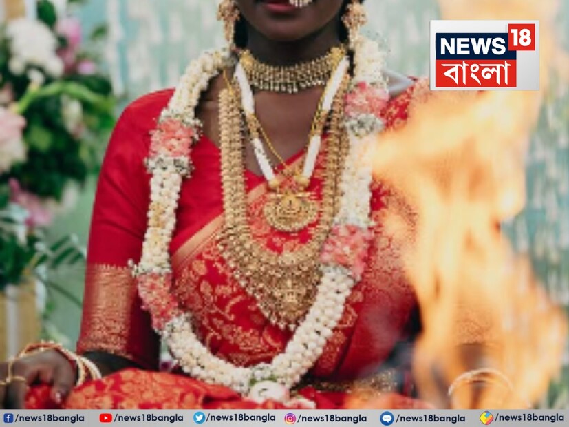 আপাদমস্তক ভারতীয় পোশাক ও বাদামি ত্বকে ঝলমলে চমৎকার সাজ। অসামান্য সৌন্দর্যে বর থেকে বিয়েবাড়ির সকলের চোখে নিজের রূপ দিয়ে সৌন্দর্যের নতুন সংজ্ঞা রচনা করেন এই কনে।