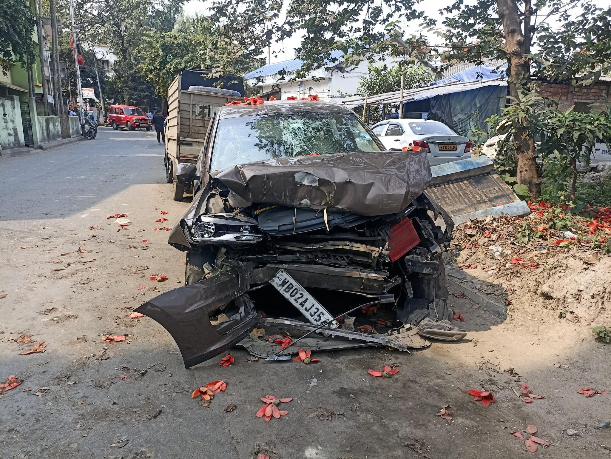 প্রণয় ও প্রসূন দে-র দুর্ঘটনাগ্রস্ত গাড়ি৷