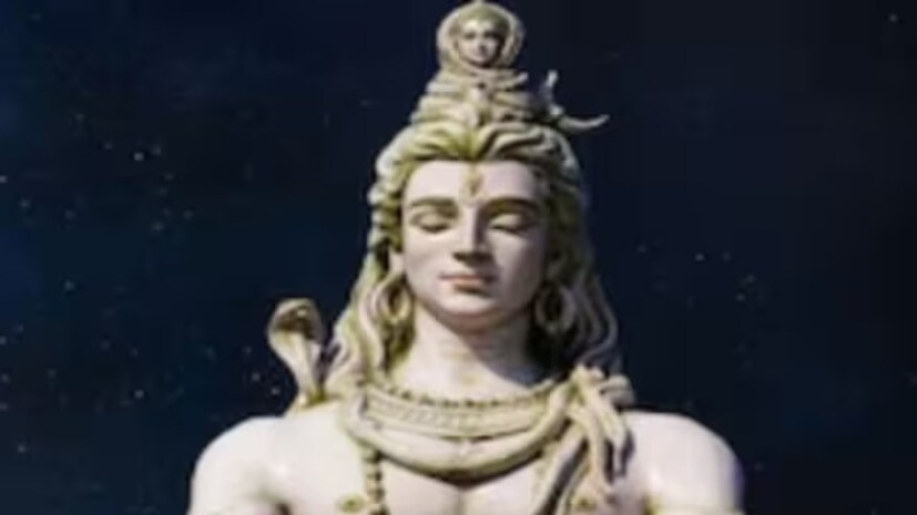 যাঁরা মহাশিবরাত্রির ব্রত পালন করবেন, তাঁরা এই আচার আচরণ অবশ্যই পালন করুন৷ নয়তো সংসারে ঘোর অমঙ্গল নেমে আসবে বলে মনে করা হয়৷ একনিষ্ঠ মনে এই আচরণ পালন করলে মহাদেবের আশীর্বাদে অর্থকষ্ট থাকে না৷ সব দুঃখদুর্দশা দূর হয়ে সৌভাগ্যের বান আসে সংসারে৷