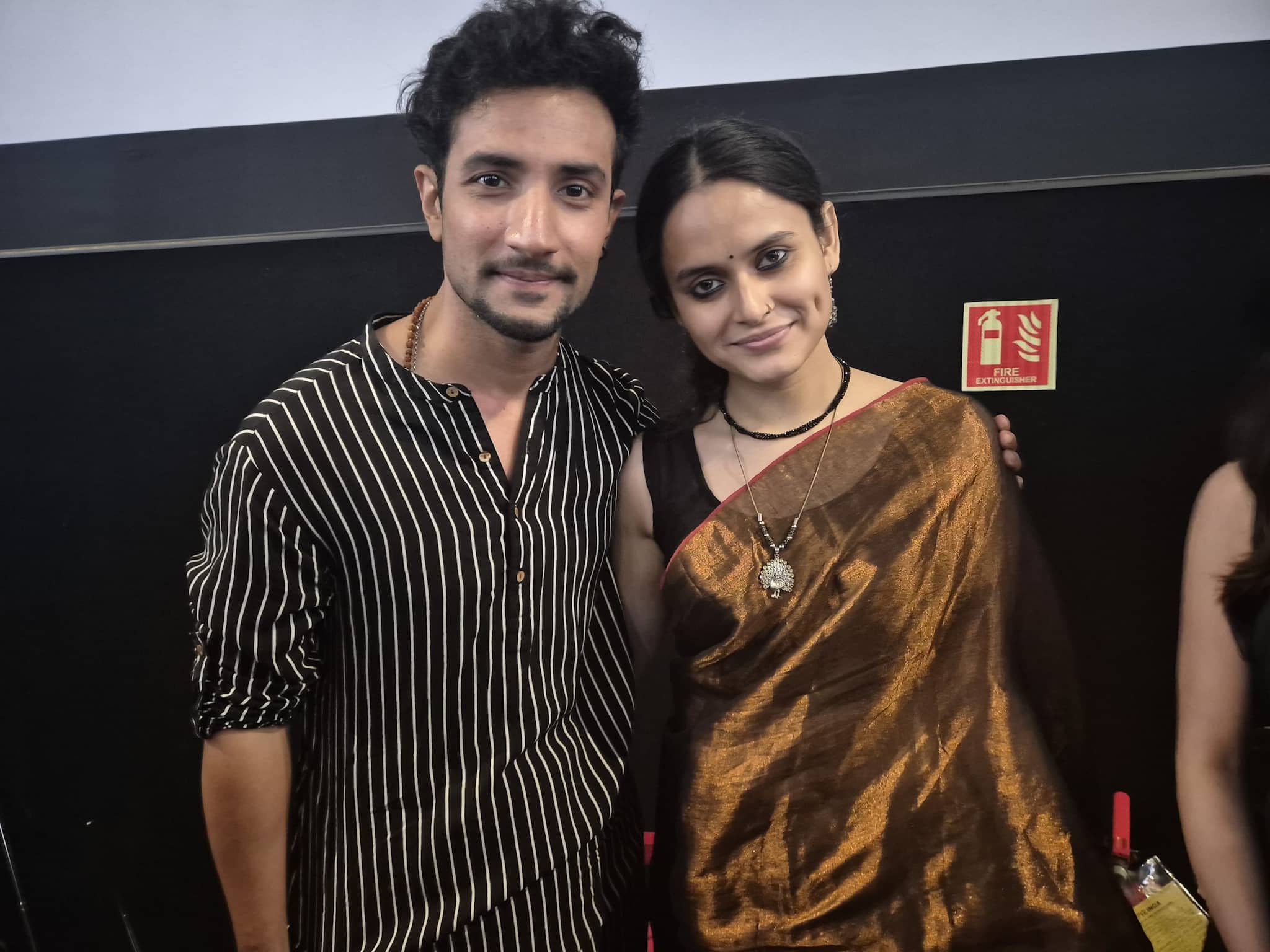ধ্রুব ও রিমি, যারা বার বার নিজেদের খুঁজে পায়। (ঋষভ বসু ও ঋত্বিকা পাল)