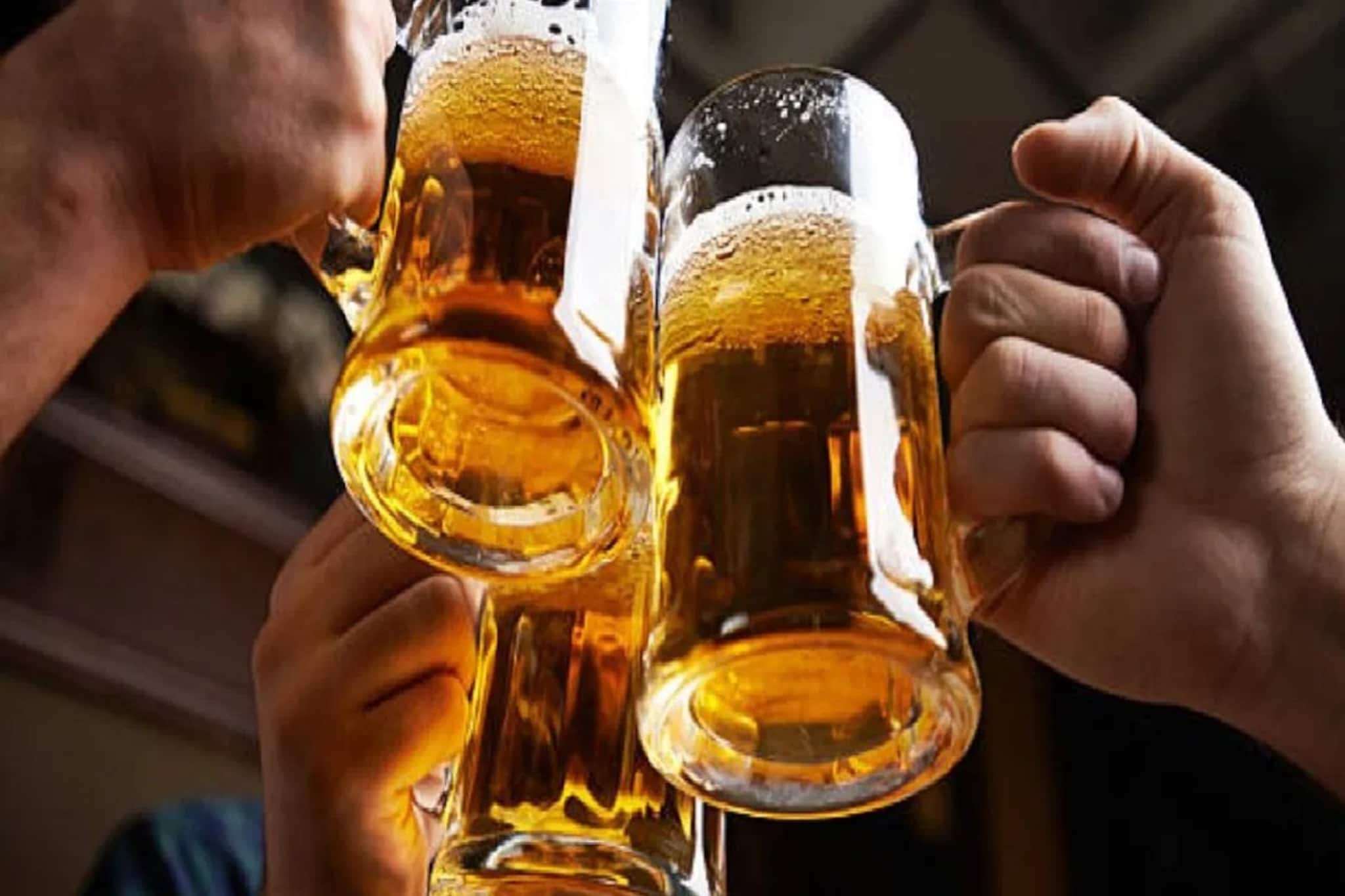 অতিরিক্ত মদ্যপান করছেন? ডেকে আনছেন মারণ রোগ! ২০ রকমের ক্যানসারের ঝুঁকি
