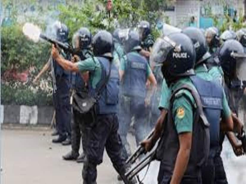 লস্কর-ই-তৈবা জামাতের ছাত্র সংগঠন ইসলামি ছাত্র শিবিরের সঙ্গে মিলে ক্যাম্পাসে অনুপ্রবেশ করে। শিবির তাদের ছাত্র নেটওয়ার্ক, হোস্টেল এবং ইসলামিক স্টাডি সার্কেলে প্রবেশাধিকার দেয়, যেগুলো পরে নিয়োগের জন্য ব্যবহার করা হয়। ২০২৪ সালের পর জামাত-এ-ইসলামির প্রাধান্য পুনরুদ্ধারের পর এই প্রবেশাধিকার আরও সহজ হয়েছে।