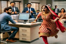 কাঁদতে কাঁদতে ব্যাঙ্কে এলেন মহিলা! বললেন, 'আমার অ্যাকাউন্টে...' মাথায় বাজ ম্যানেজারের!