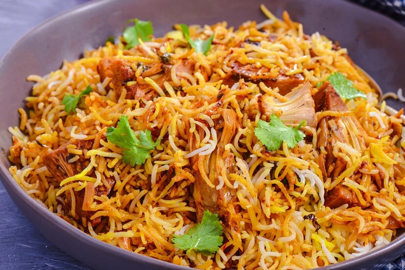 ফরাসি ভাষায় 'বিরিয়ান' শব্দের অর্থ রান্নার আগে ভেজে নেওয়া। বাস্তবেও বিরিয়ানি রান্নার আগে সুগন্ধি চাল ঘি দিয়ে ভেজে নেওয়া হয়। তাই এই নামকরণ।