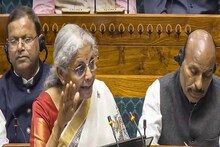 ডাক্তার হওয়ার স্বপ্ন? একলাফে বাড়ছে ৭৫,০০০ MBBS সিট, বাজেটে বড় ঘোষণা নির্মলার