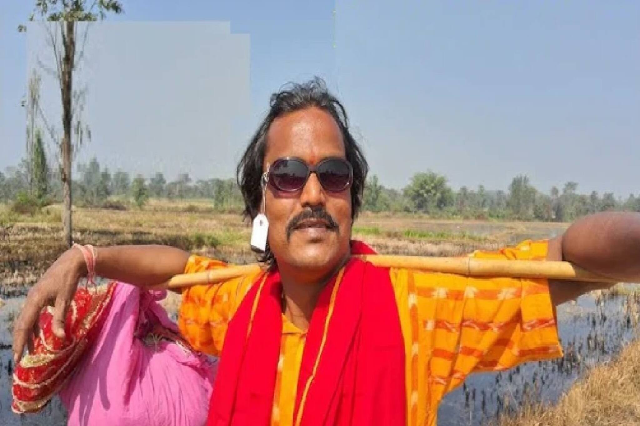 'ধনকে দেখিলু...মনকে চিনলু নাই' ভাইরাল গানের 'নায়ক' এখন কী করেন? জানলে আপনি চমকাতে বাধ্য