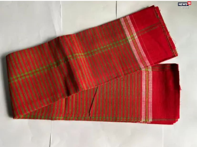 গামছা আর টাওয়েলের বিস্তর পার্থক‍্য আছে। গামছা একেবারেই গ্রাম বাংলার এক জিনিস৷ গ্রামে হাতে সুতো বুনে তৈরি করা হয় গামছা৷