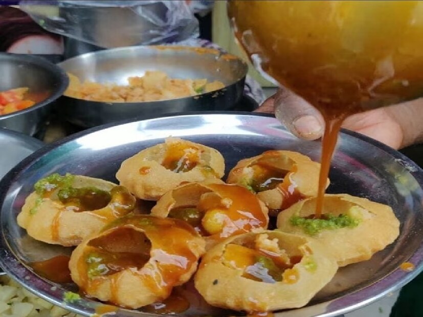 চিকিৎসকের পরামর্শ, ফুচকা খেতে ইচ্ছে করলে বাড়িতেই বানিয়ে খান। বিশেষ করে শিশুদের বাইরের ফুচকা দেবেন না। কারণ এই ব্যাকটেরিয়া শিশুদের জন্য মারাত্মক হতে পারে। এই ব্যথা সহ্য করা প্রায় অসম্ভব, তীব্র যন্ত্রণায় মানুষ মাটিতে লুটিয়ে পড়ে। তাই শিশুদের রাস্তার খাবার দেওয়া একদমই উচিত নয়, বিশেষ করে গরমকালে।  