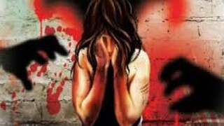 মুম্বাইয়ে ১৫ বছরের মেয়েকে ধর্ষণ করানোর অভিযোগে তার মাকে গ্রেফতার করেছে পুলিশ। মেয়েটি জানিয়েছে, মা তাকে ভিডিও কলে কাপড় খুলতে বাধ্য করত। অভিযুক্ত মায়ের বন্ধুকে খুঁজছে পুলিশ। মুম্বাইয়ে ১৫ বছরের মেয়েকে ধর্ষণ করানোর অভিযোগে তার মাকে গ্রেফতার করেছে পুলিশ। মেয়েটি জানিয়েছে, মা তাকে ভিডিও কলে কাপড় খুলতে বাধ্য করত। অভিযুক্ত মায়ের বন্ধুকে খুঁজছে পুলিশ।