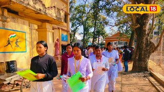 পরীক্ষা কেন্দ্রে মাধ্যমিক পরীক্ষার্থীরা