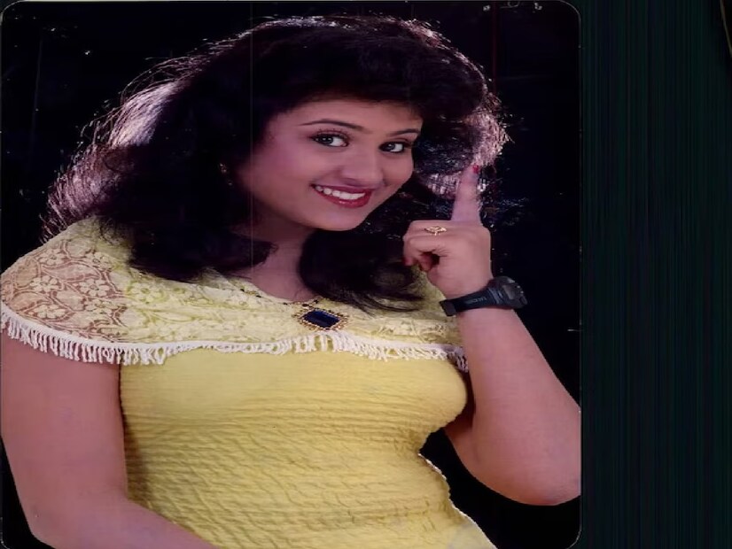 সিনেমায় নাম বদলে নতুন জীবন শুরু--- বিনীতা মূলত তেলুগু সিনেমা দিয়ে অভিনয় জীবন শুরু করেছিলেন। তখন তিনি কলেজে পড়তেন। তখনই সুযোগ আসে প্রথম ছবির। অভিনয়ের জন্য নিজের আসল নাম লক্ষ্মী পরিবর্তন করে বিনীতা নাম গ্রহণ করেন। 