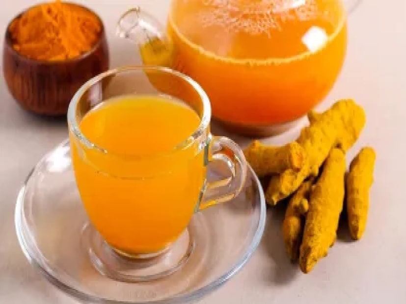 কী ভাবে সমস্যা কমানো যায়? যাঁদের কিডনির সমস্যা আছে, তাঁদের হলুদ পরিমিত পরিমাণে খাওয়া উচিত। ক্যালসিয়ামসমৃদ্ধ খাবার ও সবুজ শাকসবজির সঙ্গে হলুদ খেলে অক্সালেটের প্রভাব কমতে পারে। চিকিৎসকদের মতে, প্রতিদিন হলুদ খাওয়া যেতে পারে, তবে অতিরিক্ত খাওয়া একেবারেই উচিত নয়। 
