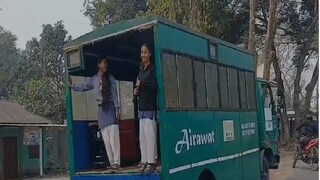 মাধ্যমিক পরীক্ষার্থীদের হলে নিয়ে যেতে বিশেষ ব্যবস্থা মাধ্যমিক পরীক্ষার্থীদের হলে নিয়ে যেতে বিশেষ ব্যবস্থা