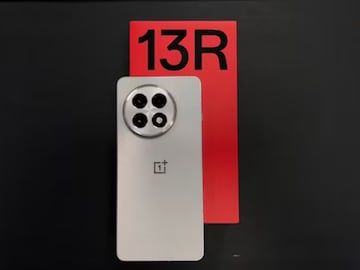 বিপুল ছাড়ে মিলছে OnePlus 13R! আদৌ ভাল হবে তো? দেখে নিন সমস্ত ফিচার