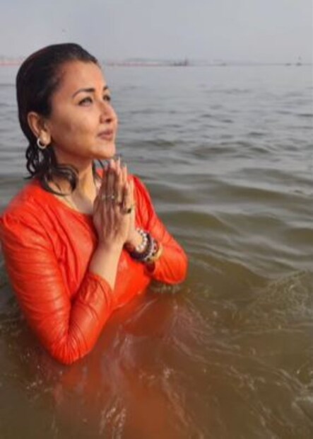 এবছর মহাকুম্ভ৷ দেশের অন্যতম বড় ধর্মীয় উৎসব৷ প্রতি ৩ বছর অন্তর এই মেলা অনুষ্ঠিত হলেও মহাকুম্ভ বা পূর্ণকুম্ভ অনুষ্ঠিত হয় প্রতি ১২ বছর অন্তর। 