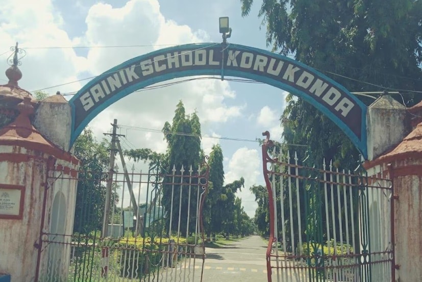 ধারাবাহিকভাবে চমৎকার পারফরম্যান্সের জন্য ১৫১তম এনডিএ কোর্সের জন্য ৫ জন ক্যাডেট নির্বাচিত হয়েছেন ।১৫২তম এনডিএ কোর্সে ৭ জন ক্যাডেট নির্বাচিত। ১৫৩তম এনডিএ কোর্সে ৮ জন ক্যাডেট নির্বাচিত। এটি স্কুলের অনন্য প্রশিক্ষণ ব্যবস্থার সাফল্যের প্রমাণ।