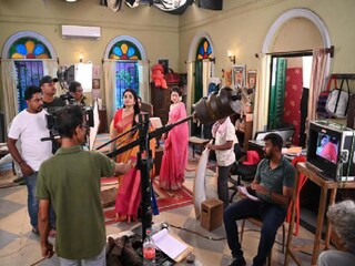 মন্ত্রীদের আশ্বাসে ফের শুরু হবে শুটিং! অচল অবস্থা কাটিয়ে কবে হাল ফিরবে টলিউডের? 