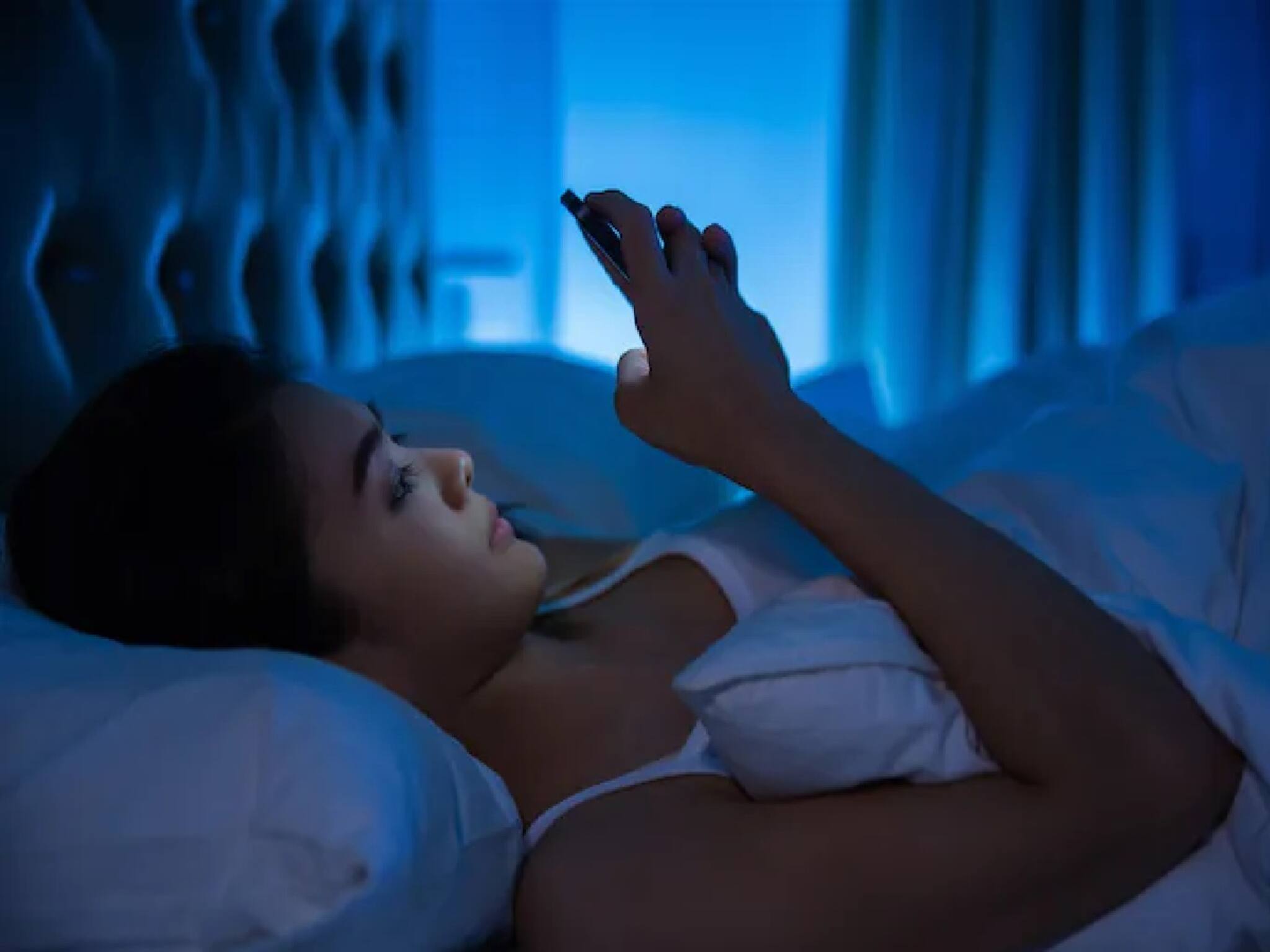 ১৪ বছরেই সব শেষ...! মোবাইল না পেয়ে যা করল অষ্টম শ্রেনীর ছাত্রী, দরজা ভাঙতেই কান্নার রোল