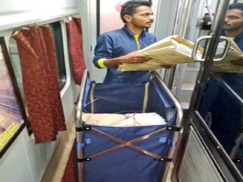 সাধারণত, বেশিরভাগ যাত্রী এসব সামগ্রী ব্যবহার করেন এবং ট্রেন থেকে নামার সময় সেগুলো সিটে রেখে যান। কেউ কেউ নিজেদের বাড়ি থেকে কম্বল বা বালিশ নিয়ে আসেন এবং তা ব্যবহার করেন। তবে কিছু যাত্রী এই নিয়ম মানতে চান না। তাঁরা নিজেদের মতো করে ব্যাগভর্তি করে নিয়ে যান রেলের দেওয়া সামগ্রী! 