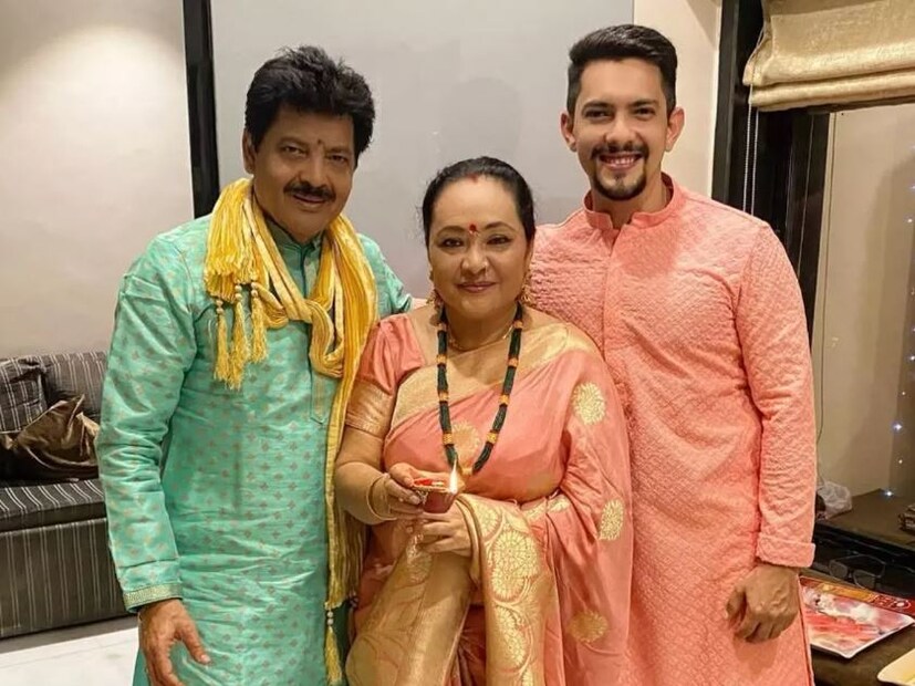 রঞ্জনাকে না জানিয়ে বা ডিভোর্স না দিয়েই উদিত দীপাকে বিয়ে করেন। দীপা সেই সময় রঞ্জনার কথা জানতেন কিনা তা স্পষ্ট নয়, তবে নিশ্চিত যে উদিতের কর্মকাণ্ড শীঘ্রই ঝামেলা তৈরি করে। ২০০৬ সালে উদিতের প্রথম স্ত্রী রঞ্জনা গোপন বিষয়টি প্রকাশ্যে আনেন। একটি অনুষ্ঠানের জন্য পটনা সফরের সময়, রঞ্জনা উদিত যেখানে ছিলেন সেই হোটেলে প্রবেশ করেন, যার ফলে মিডিয়ার সামনে হইচই শুরু হয়৷