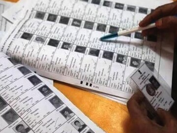 Voter List: মুখ্যমন্ত্রীর আশঙ্কাই সত্যি হল! গঙ্গারামপুরে গুজরাতের ভোটার, একই এপিক নম্বর! যা ঘটল, চমকে উঠবেন