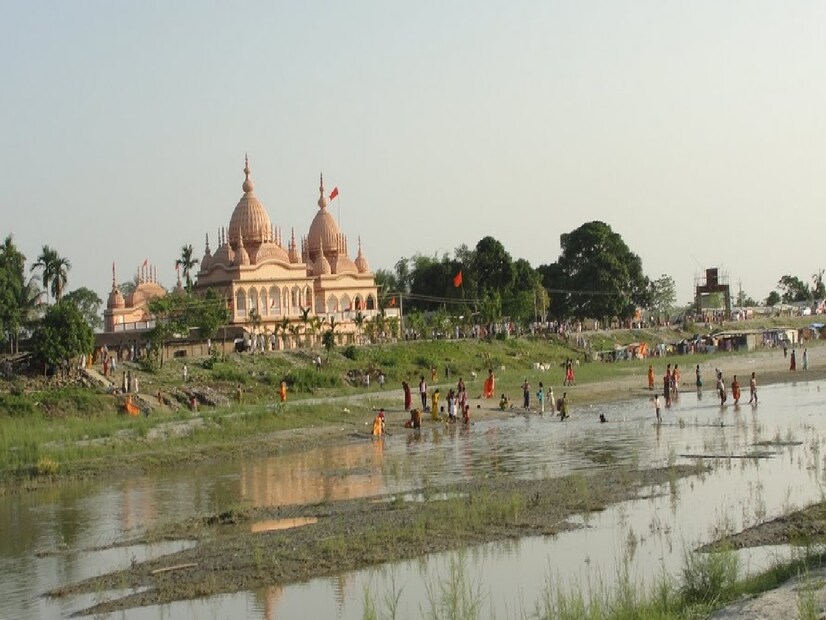 কিন্তু একদিন আশ্রমের এক সাধু তাঁকে একটি ঘরে আটকে রাখে। আট দিন পর যখন তিনি সেই ঘর থেকে বেরিয়ে আসেন, তখন কাঁদতে কাঁদতে যা বললেন, তা শুনে সকলে হতবাক!  