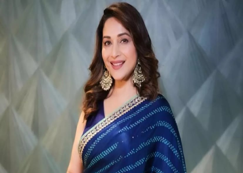৫৭ বছর বয়সেও মাধুরীর ভক্তসংখ্যায় কোনও ভাঁটা পড়েনি। 