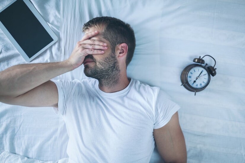 ব্যস্ত জীবনের কারণে অনেকে পর্যাপ্ত ঘুম (Sleep) নিতে পারেন না, যা পুরুষদের বন্ধ্যাত্বের অন্যতম কারণ হতে পারে।