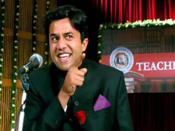 ‘থ্রি ইডিয়টস’-এর 'চতুর রামলিঙ্গম'কে মনে আছে? ১৬ বছর পর এখন তাঁকে দেখলে মাথা ঘুরে যাবে!