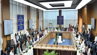 রেলের টিকিট কাউন্টারে QR কোড মেশিন, ক্যাটারিং পরিষেবার মান বাড়বে এবার? বৈঠকে সাংসদ, রেল ও রাজ্যের আধিকারিকরা 