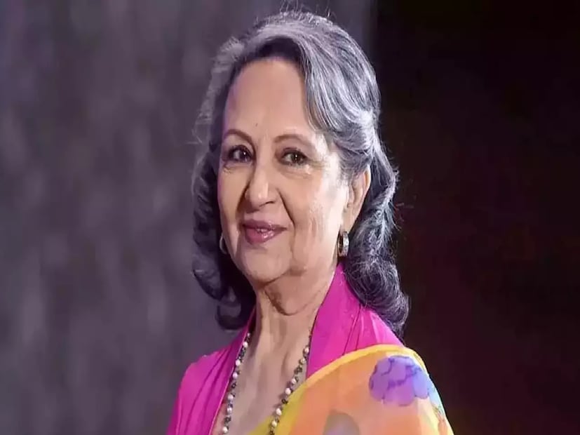 করণের কথার রেশ ধরে শর্মিলা বলেন, ''কোভিডের সময় ছিল ওটা। তখনও ভ্যাকসিন নিয়ে কোনও নিশ্চয়তা পাওয়া যায়নি। আমরা নিজেরাও ভ্যাকসিন পাইনি। ক্যানসার নিয়ে আমার যা অভিজ্ঞতা, তার পরে চিকিৎসকেরা চাননি যে, আমি ওই ঝুঁকিটা আর নিই।''