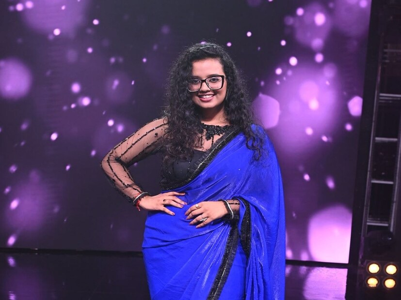 ইতিমধ্যেই ইন্ডিয়ান আইডলের সেরা ৬-এ জায়গা করে নিয়েছেন মানসী। 