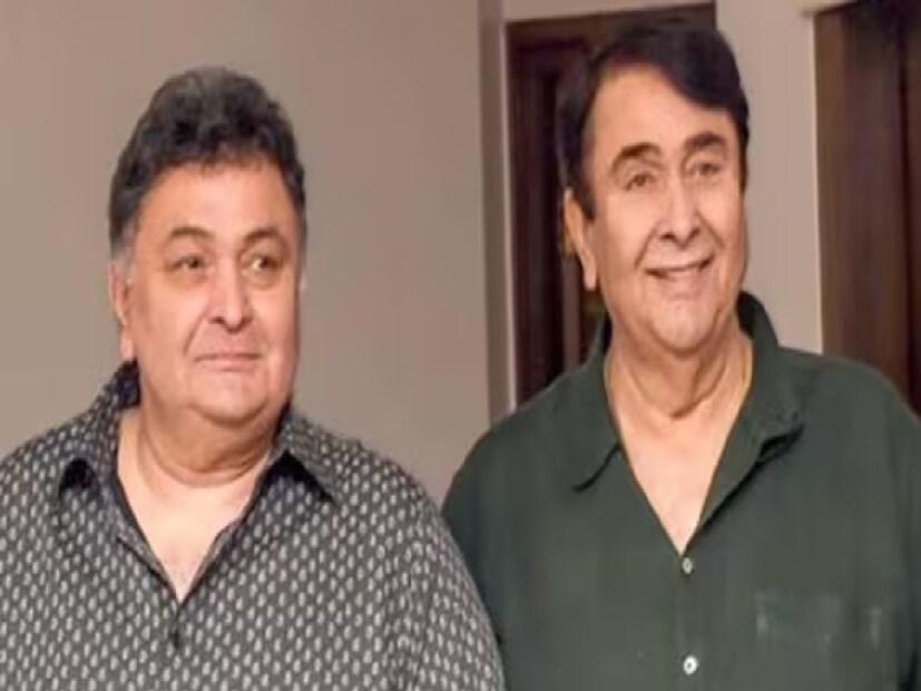রাজ কাপুরের ছেলে অভিনেতা রণধীর কাপুর, যাঁর আরও একটি পরিচয় তিনি করিশমা ও করিনা কাপুরের বাবা, সেই হোলি পার্টির স্মৃতিরোমন্থন করেছেন। একবার কপিল শর্মার শোতে হাজির হয়েছিলেন রণধীর এবং সেখানেই হোলি পার্টির কথা বলেছিলেন। 