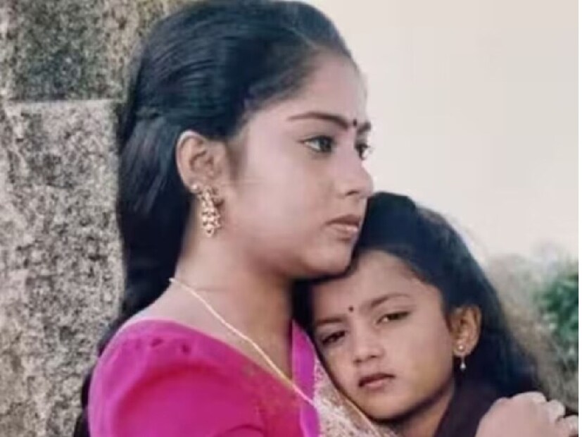 IAS HS Keerthana (HS Keerthana IAS Story) কন্নড় ফিল্ম এবং টেলিভিশন ইন্ডাস্ট্রিতে শিশু অভিনেতা হিসাবে একটি উজ্জ্বল আত্মপ্রকাশ করেছিলেন। ছোটবেলা থেকেই টিভি ও চলচ্চিত্রে কাজ শুরু করেন।