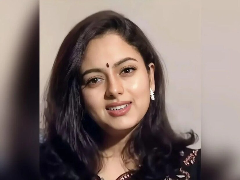 মাঞ্চু মনোজের জন্য ন্যায়বিচার এবং জলপল্লির ছয় একরের একটি গেস্ট হাউস বাজেয়াপ্ত করার দাবি করা হয়েছে। এখানেই শেষ নয়, মোহন বাবুর কারণে নিজের জীবনের আশঙ্কা প্রকাশ করেছেন অভিযোগকারী। সেই সঙ্গে তিনি পুলিশি নিরাপত্তারও দাবি জানিয়েছেন। 