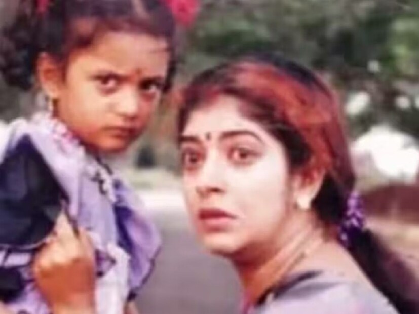 এইচ এস কীরথানা মূলত একজন কন্নড় অভিনেত্রী ছিলেন। মাত্র ৪ বছর বয়সে অভিনয় জগতে প্রবেশ করেন তিনি।