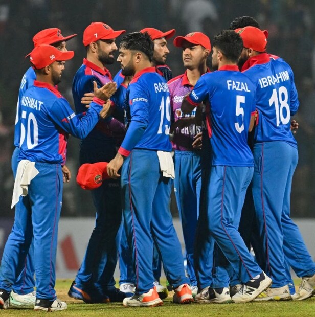 সঙ্গে তিনি যোগ করেন, ‘‘সংযুক্ত আরব আমিরশাহি সবসময় আমাদের ক্রিকেটকে এগিয়ে নিয়ে যেতে সাহায্য করেছে। এমিরেটস ক্রিকেট বোর্ডকে ধন্যবাদ। এই পদক্ষেপে আফগানিস্তানের ক্রিকেটের ভবিষ্যৎ আরও উজ্জ্বল হবে।’’ পাশাপাশি, এসিবি ও এমিরেটস ক্রিকেট বোর্ড (ইসিবি) যৌথভাবে কাজ করবে, যাতে সিনিয়র পুরুষ দলের দ্বিপাক্ষিক সিরিজ আয়োজনের জন্য আফগানিস্তান ইউএই-এর বিভিন্ন ভেন্যু ব্যবহার করতে পারে।