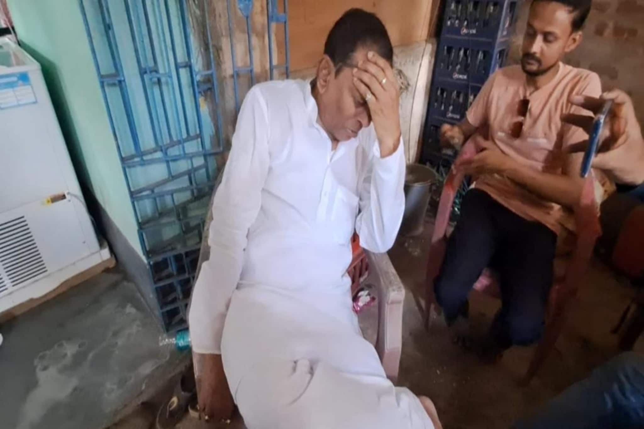 নিজের কেন্দ্রে পুলিশের হাতে আক্রান্ত তৃণমূল বিধায়ক অখিল গিরি?সমবায় ভোটে রামনগরে তুলকালাম