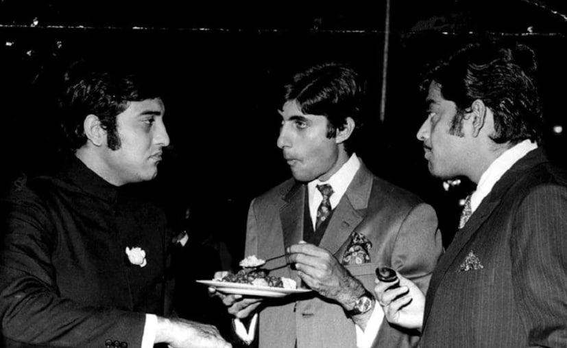 ‘মুকদ্দর কা সিকন্দর’ ছবির মতো ক্যারিশমা চেয়েছিলেন প্রকাশ মেহরা: প্রতিবেদন থেকে জানা গিয়েছে যে, রাজা সিং চরিত্রের জন্য প্রথমে প্রস্তাব গিয়েছিল বিনোদ খান্নার কাছে। নমক হালাল ছবির আগে ১৯৭৮ সালে ‘মুকদ্দর কা সিকন্দর’ ছবিতে একসঙ্গে অভিনয় করতে দেখা গিয়েছিল অমিতাভ আর বিনোদকে। ওই বছরের সর্বোচ্চ আয় প্রদানকারী ছবিই ছিল এটি। এই ছবির পর তাই ‘নমক হালাল’ ছবিটিতে সেই অমিতাভ-বিনোদ ম্যাজিক দেখতে চেয়েছিলেন প্রকাশ মেহরা। যদিও বিনোদ সেই প্রস্তাব ফিরিয়ে দেন। এরপর শশী কাপুরের কাছে এই ছবির প্রস্তাব যায়। 