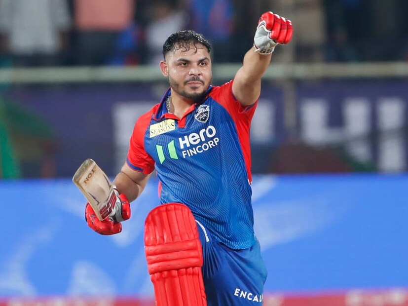 অবশ্য, আশুতোষের প্রতিভা ২০২৪-এর আইপিএল থেকেই সকলের চোখে পড়তে শুরু করে দেয়। সেই সময়ে পঞ্জাব কিংস-এর অংশ হিসেবে তিনি ক্রিজে আগুন ঝরিয়েছিলেন। তবে, এটা সত্যি যে খেলোয়াড়ের প্রতিভা বেশি করে নজর কাড়ে আইপিএল-এর দ্বিতীয় মরশুমে, প্রথম মরশুমে মুখ-চেনা ব্যাপারটা ততটাও থাকে না বলে! তা, লখনউ সুপার জায়ান্টস-এর বিরুদ্ধে ৬৬ রানের ম্যাচ জেতার ইনিংস খেলে আশুতোষ যা প্রমাণ করার করেই দিয়েছেন!