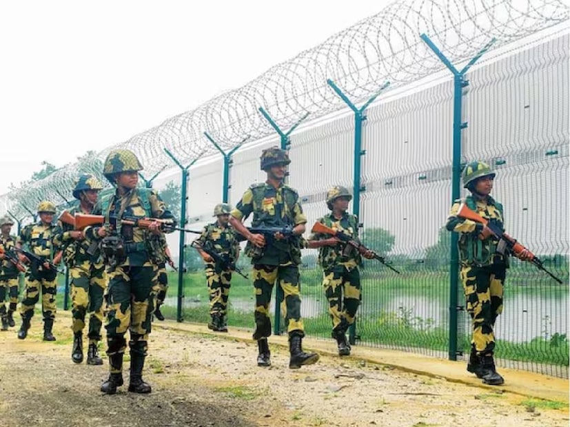 সংবাদমাধ্যমে রজনী জানান, '' পাকিস্তানি বাহিনী আমার স্বামীকে আটক করেছে চার দিন হয়ে গেল। আমরা বিএসএফ কর্তাদের সঙ্গে যোগাযোগে আছি। কিন্তু তাঁরা বলছেন, মিটিং চলছে। কিন্তু কোনও ইতিবাচক খবর এখনও পর্যন্ত পাইনি। আমি জানি না কখন আমার স্বামী ফিরে আসবে।&quot; 